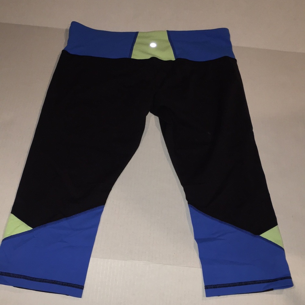 Lululemon Cropped Color lock Leggings - Picture 3 of 4
